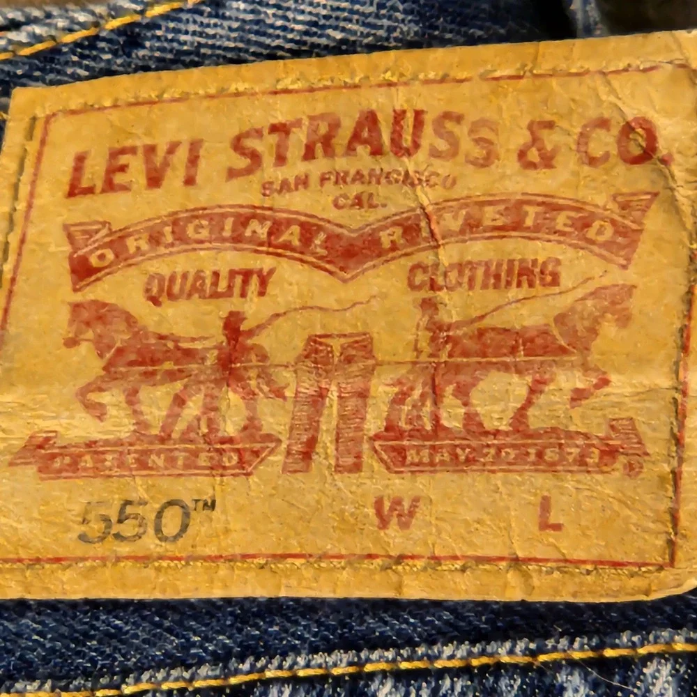 Levi's 550 Relaxed Fit Mens 48x30 Blue Medium Wash Jeans Excellent 01550-4886
